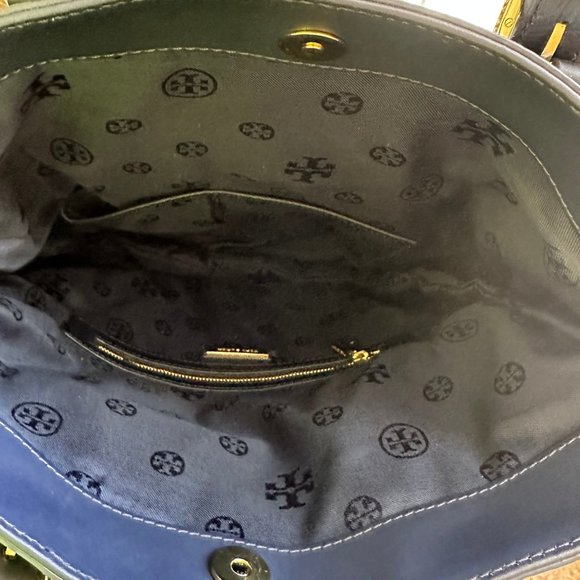 Tory Burch Finley Fold-Over Crossbody Bag - Picture 4 of 14